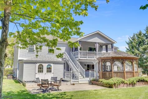 942 Liberty Street Belvidere NJ 07823