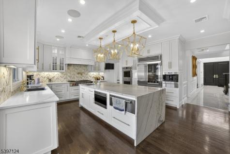 1096 Briar Way Fort Lee NJ 07024