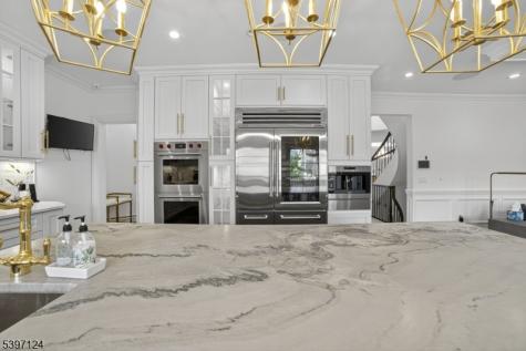 1096 Briar Way Fort Lee NJ 07024