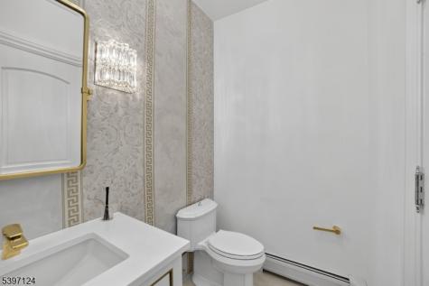 1096 Briar Way Fort Lee NJ 07024