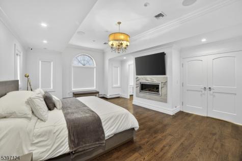 1096 Briar Way Fort Lee NJ 07024