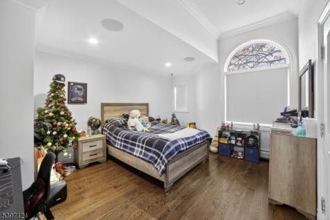 1096 Briar Way Fort Lee NJ 07024