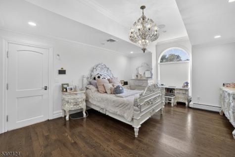 1096 Briar Way Fort Lee NJ 07024