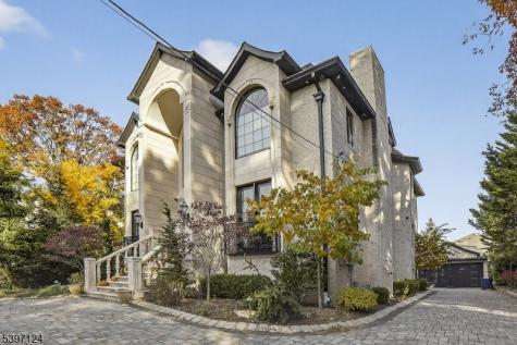 1096 Briar Way Fort Lee NJ 07024