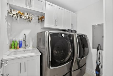 1096 Briar Way Fort Lee NJ 07024