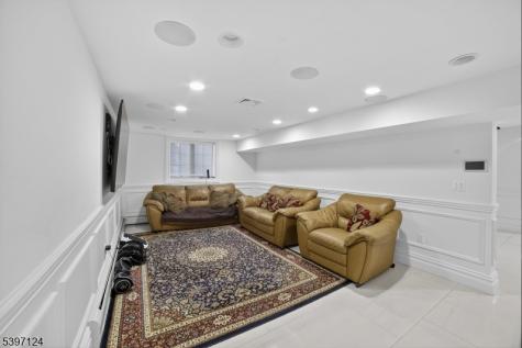 1096 Briar Way Fort Lee NJ 07024