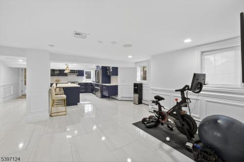 1096 Briar Way Fort Lee NJ 07024