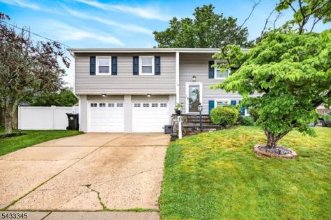 16 10TH Avenue Monroe NJ 08831