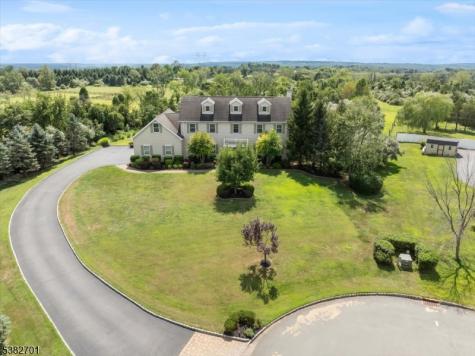 15 Alaco Lane Holland NJ 08848