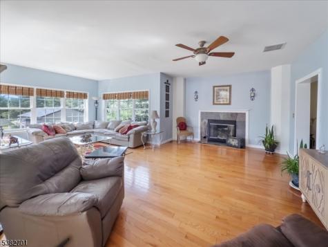 15 Alaco Lane Holland NJ 08848