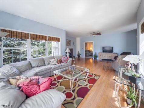 15 Alaco Lane Holland NJ 08848