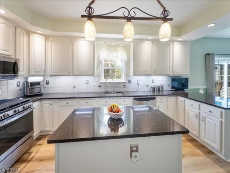 15 Alaco Lane Holland NJ 08848