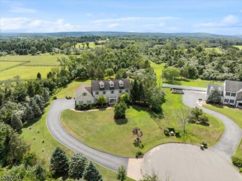 15 Alaco Lane Holland NJ 08848