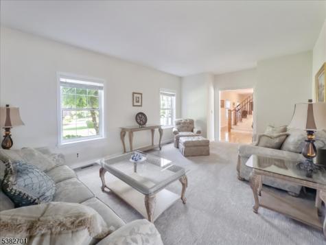 15 Alaco Lane Holland NJ 08848