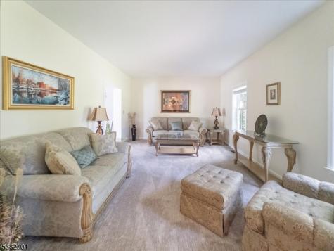 15 Alaco Lane Holland NJ 08848