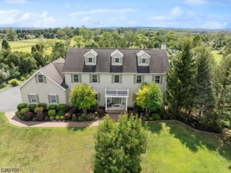 15 Alaco Lane Holland NJ 08848