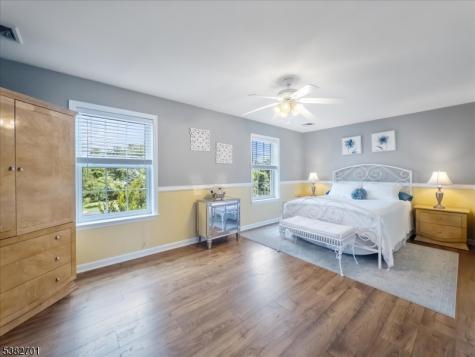 15 Alaco Lane Holland NJ 08848