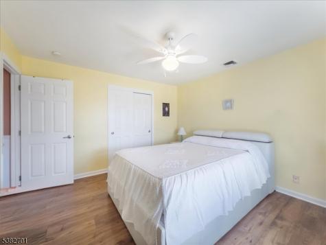 15 Alaco Lane Holland NJ 08848