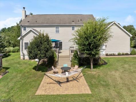 15 Alaco Lane Holland NJ 08848