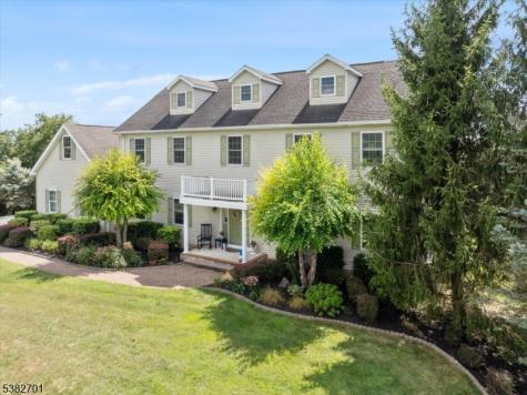 15 Alaco Lane Holland NJ 08848