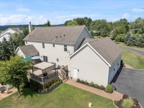 15 Alaco Lane Holland NJ 08848