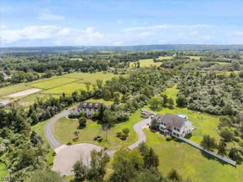 15 Alaco Lane Holland NJ 08848