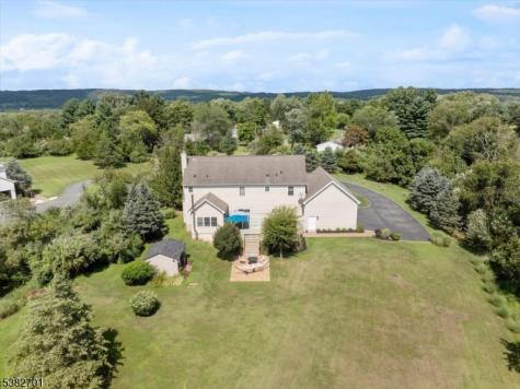 15 Alaco Lane Holland NJ 08848