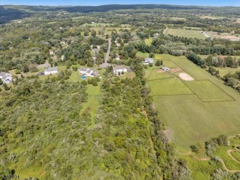 15 Alaco Lane Holland NJ 08848