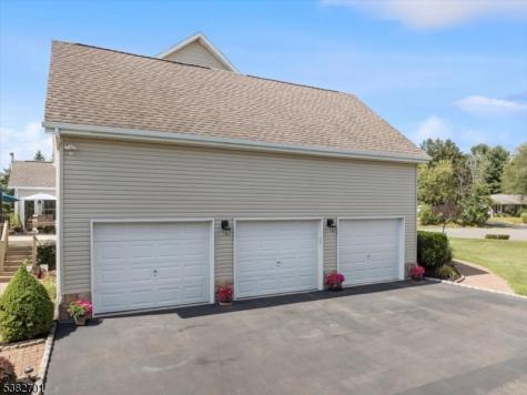 15 Alaco Lane Holland NJ 08848