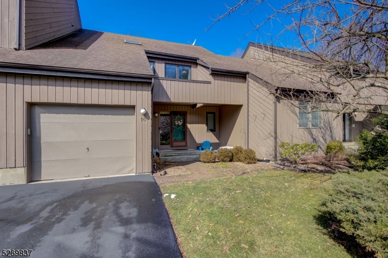 16 Robertson Court Morristown NJ 07960