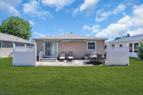 15 Capri Court Berkeley NJ 08757