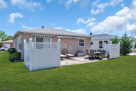 15 Capri Court Berkeley NJ 08757