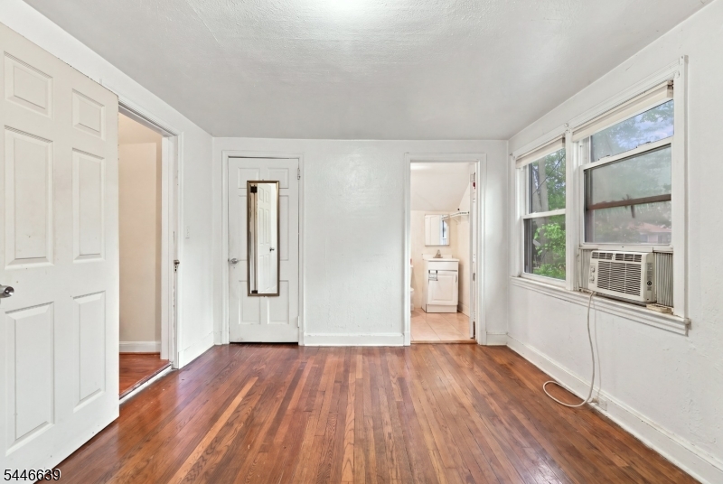 928 Beechwood Court Plainfield NJ 07060