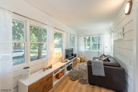 31 Morse Avenue East Orange NJ 07017