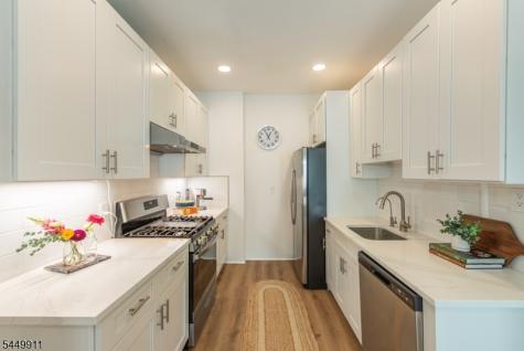 31 Morse Avenue East Orange NJ 07017