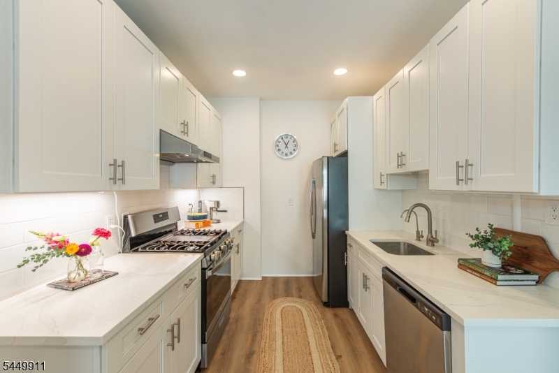 31 Morse Avenue East Orange NJ 07017