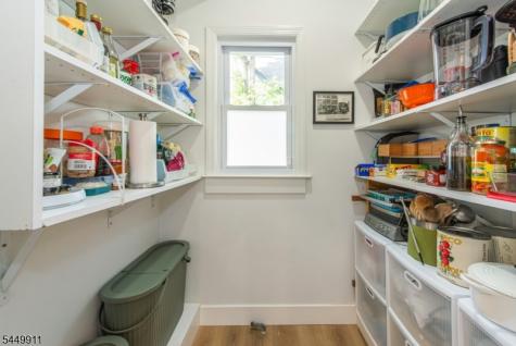 31 Morse Avenue East Orange NJ 07017