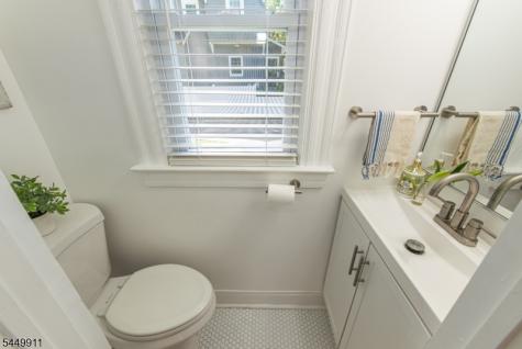 31 Morse Avenue East Orange NJ 07017