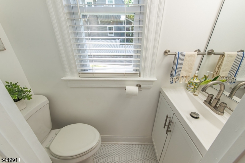 31 Morse Avenue East Orange NJ 07017