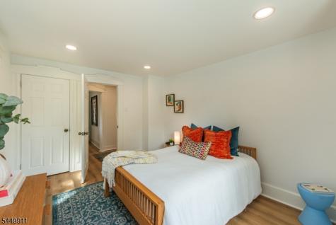 31 Morse Avenue East Orange NJ 07017