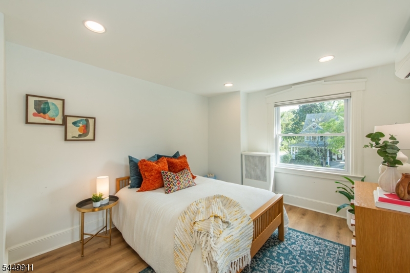 31 Morse Avenue East Orange NJ 07017