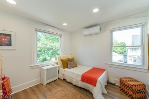 31 Morse Avenue East Orange NJ 07017