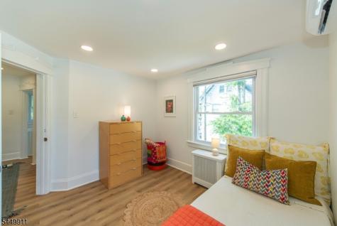 31 Morse Avenue East Orange NJ 07017