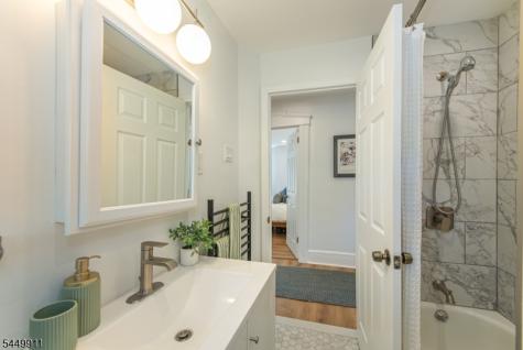 31 Morse Avenue East Orange NJ 07017
