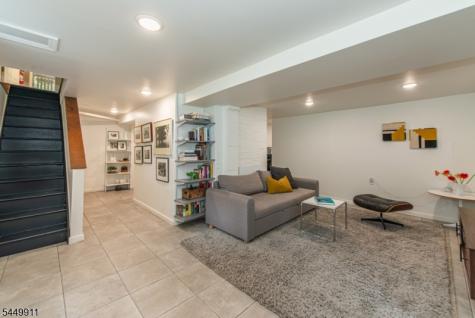 31 Morse Avenue East Orange NJ 07017