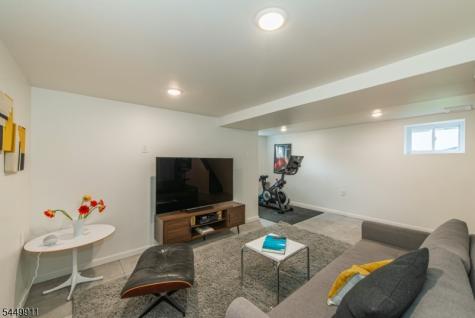 31 Morse Avenue East Orange NJ 07017