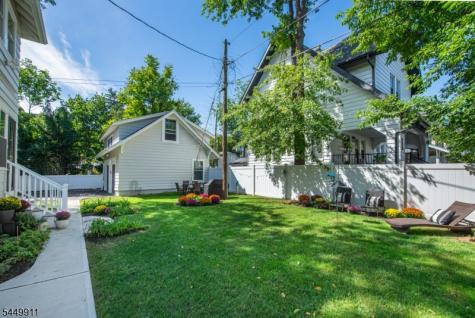 31 Morse Avenue East Orange NJ 07017