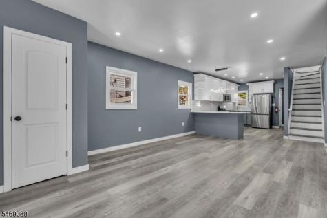 508 W 3rd Avenue Roselle NJ 07203