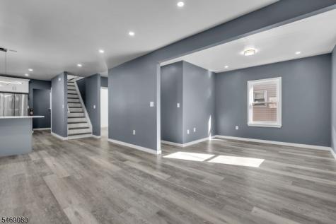 508 W 3rd Avenue Roselle NJ 07203