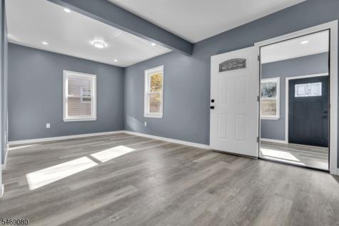 508 W 3rd Avenue Roselle NJ 07203
